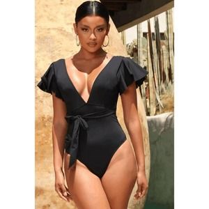 NWT Fashion Nova Villa Drinks Ruffle One Piece Bathing Suit Plunging Neckline